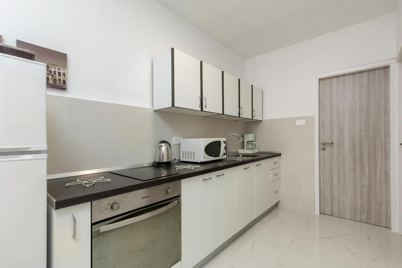 Apartments Marija 821 Pula Exterior photo