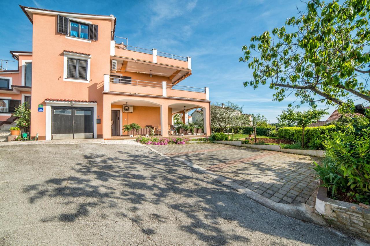 Apartments Marija 821 Pula Exterior photo